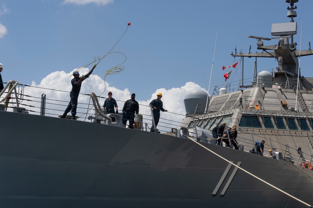 USS Sioux City (LCS 11) arrives in Souda Bay, Greece