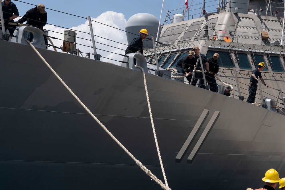 USS Sioux City (LCS 11) arrives in Souda Bay, Greece