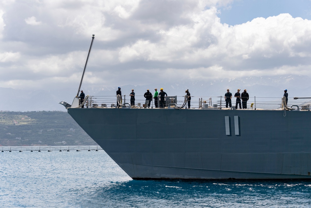 USS Sioux City (LCS 11) arrives in Souda Bay, Greece
