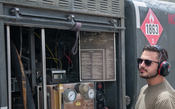 379th Air Expeditionary Wing performs second hot pit refueling