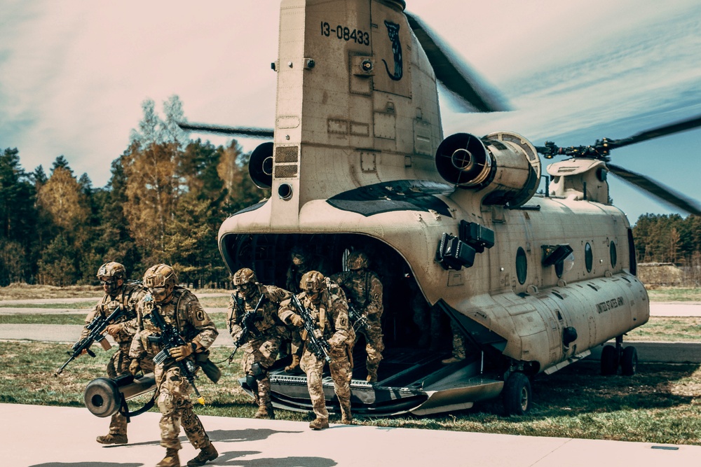 1st Air Cavalry Brigade conducts Air Assault operation training during Swift Response 2022