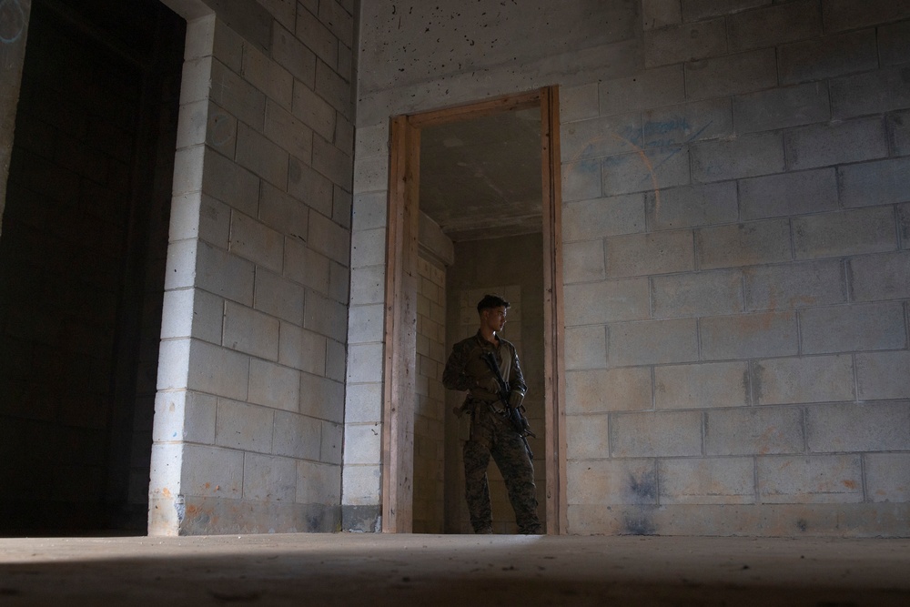 Reconnaissance Marines hone urban lethal skills