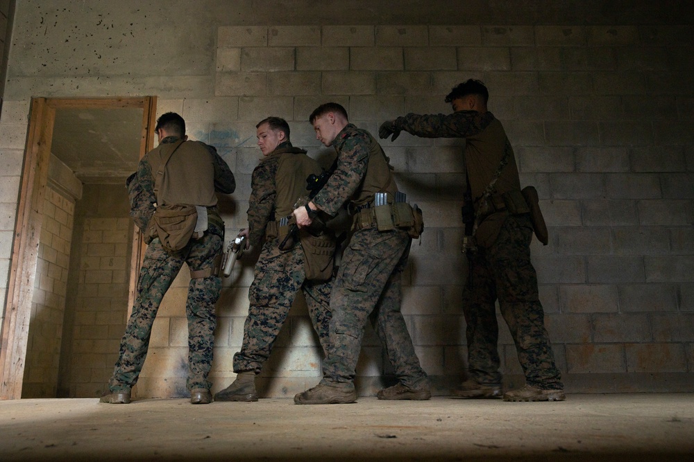 Reconnaissance Marines hone urban lethal skills