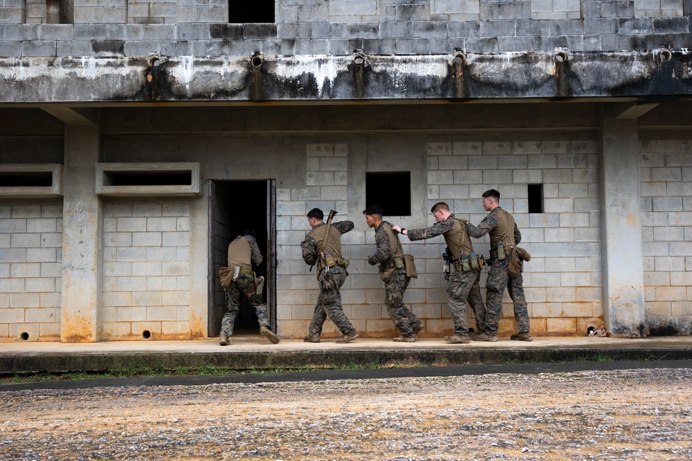 Reconnaissance Marines hone urban lethal skills