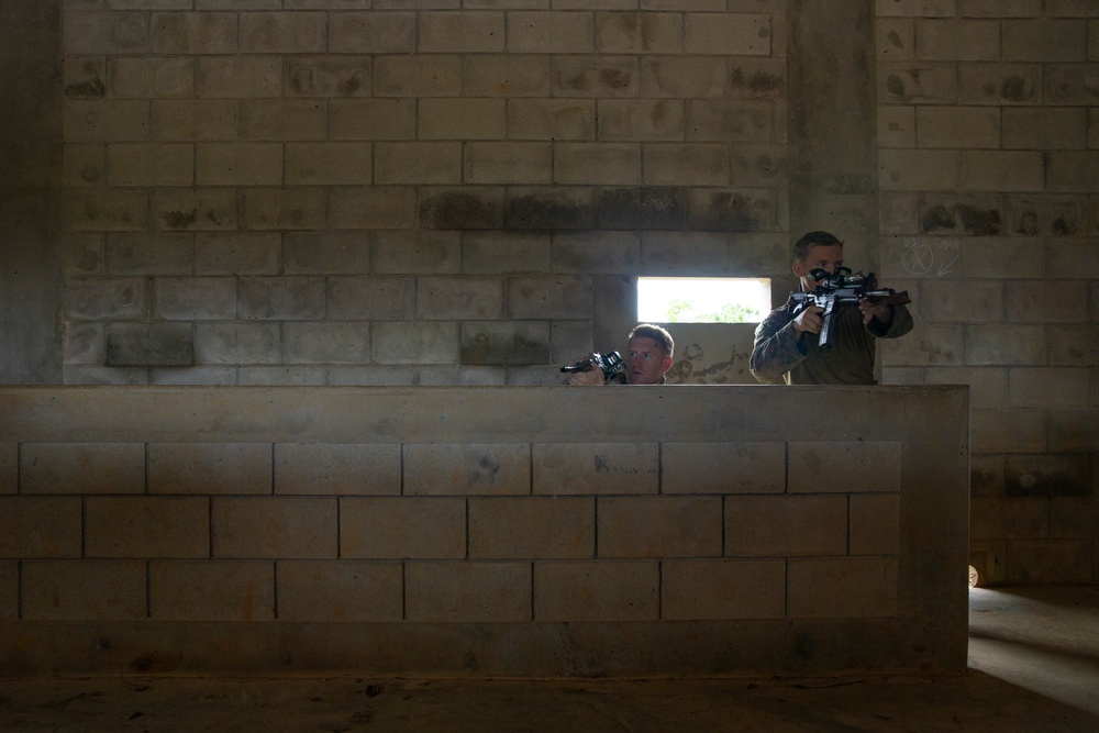 Reconnaissance Marines hone urban lethal skills