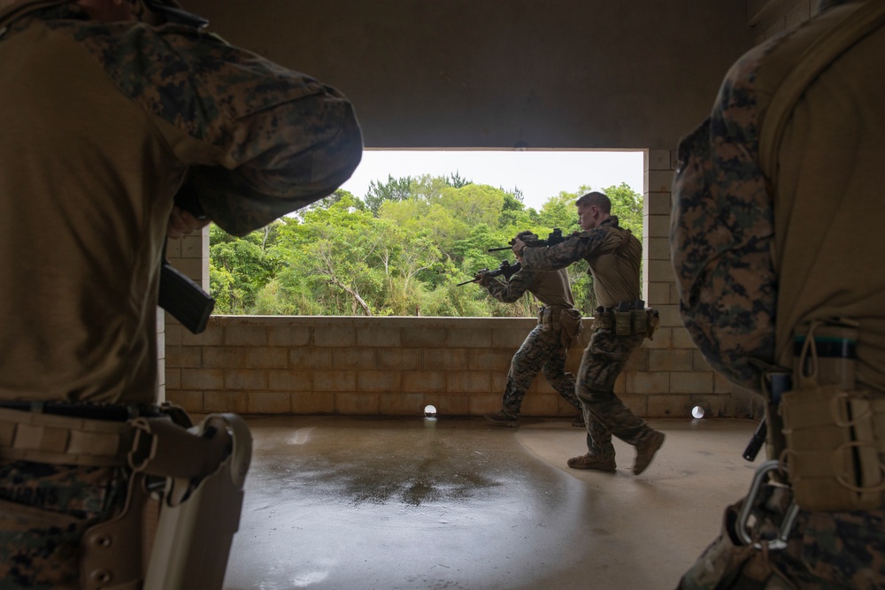 Reconnaissance Marines hone urban lethal skills
