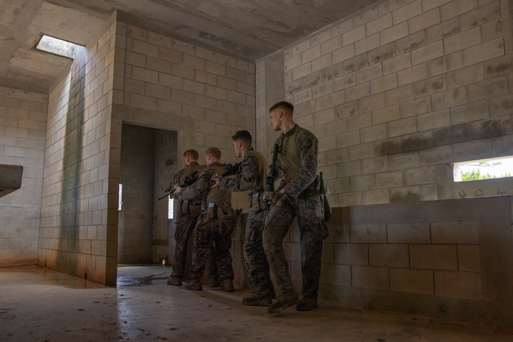 Reconnaissance Marines hone urban lethal skills