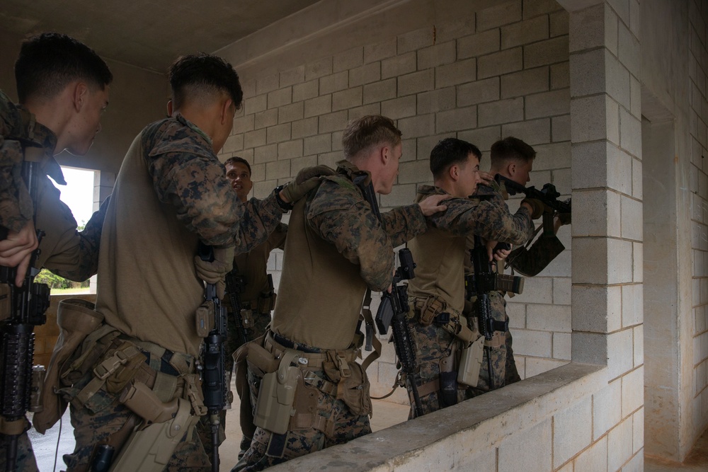 Reconnaissance Marines hone urban lethal skills