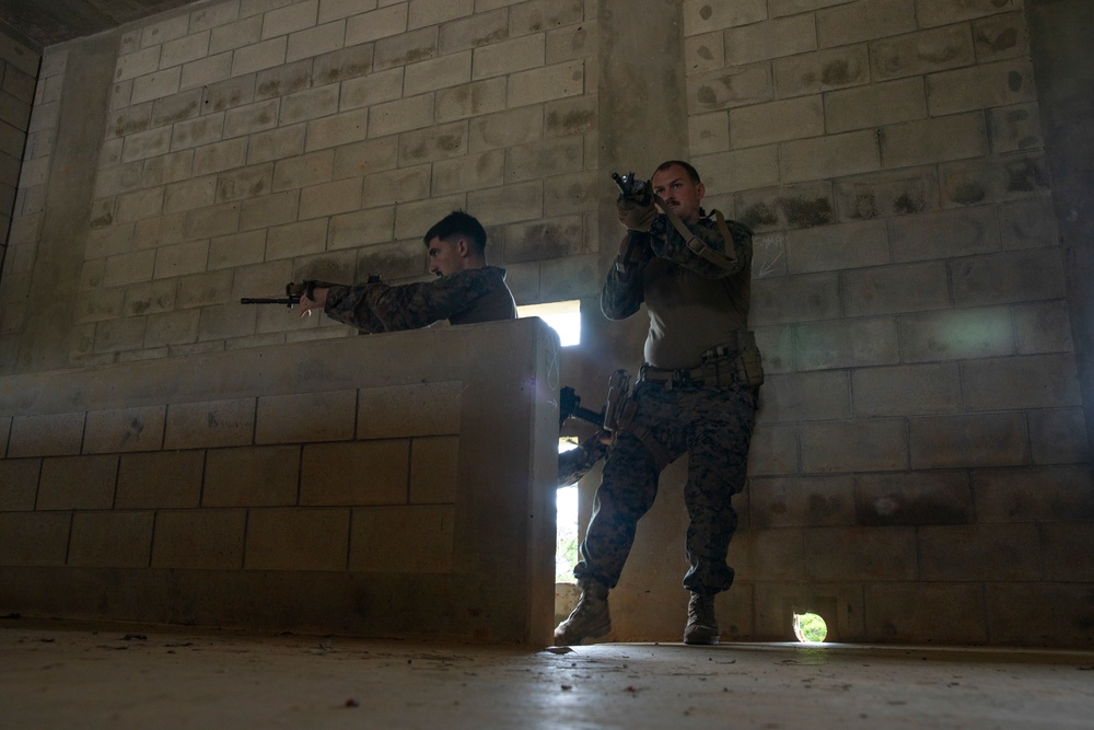 Reconnaissance Marines hone urban lethal skills