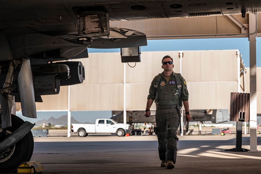 A pilot and his maintainer
