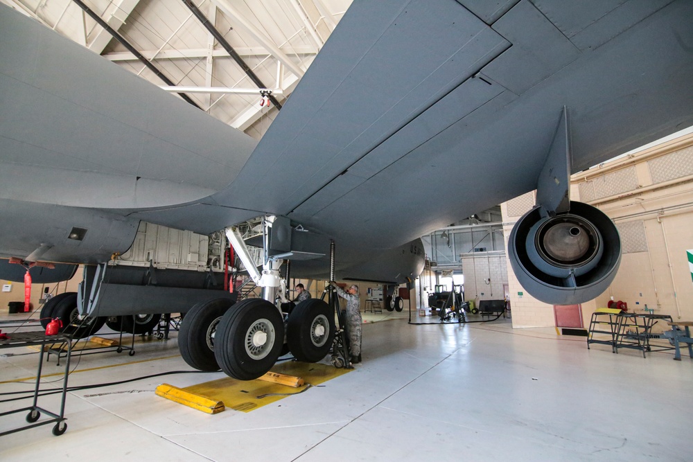 108th Wing maintenance