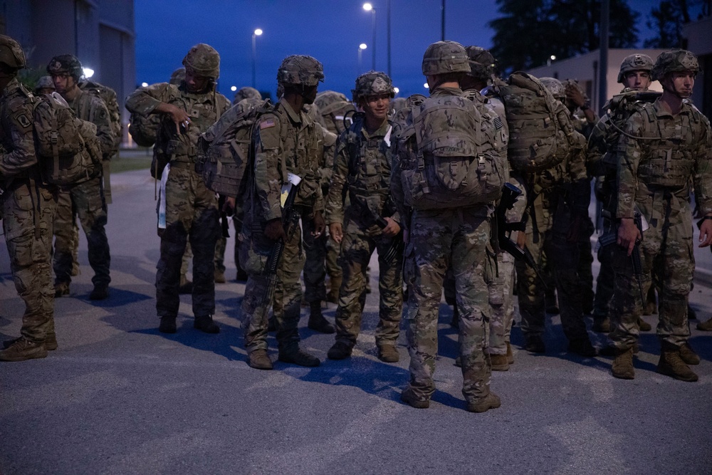 Competitors prepare themselves for the finale of the 2022 SETAF-AF Best Warrior and Squad Competition