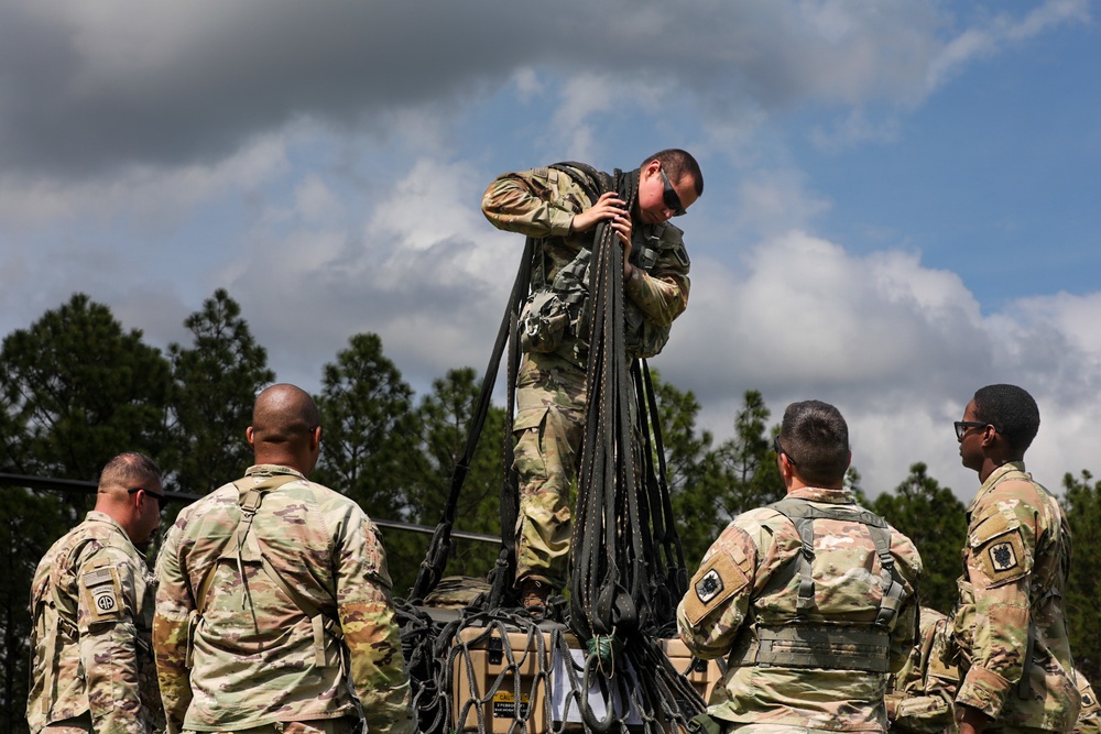 50th Expeditionary Signal Battalion-Enhanced, 35th Corps Signal Brigade conducts sling load operations