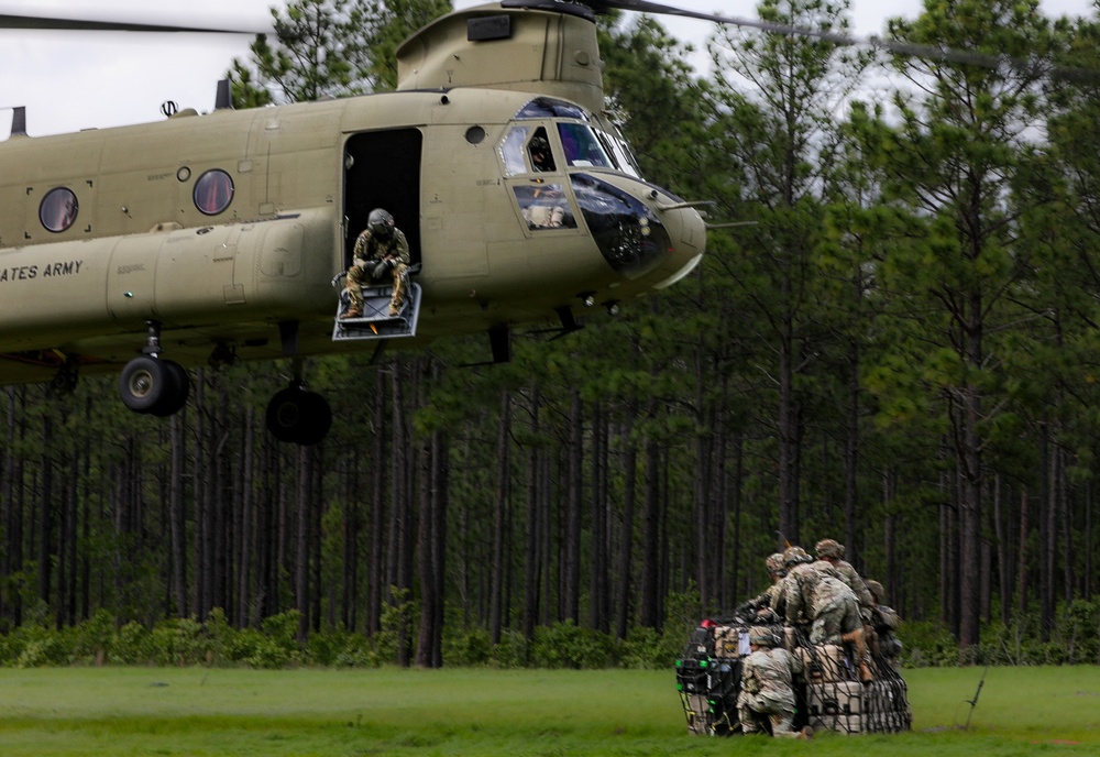 50th Expeditionary Signal Battalion-Enhanced, 35th Corps Signal Brigade conducts sling load operations