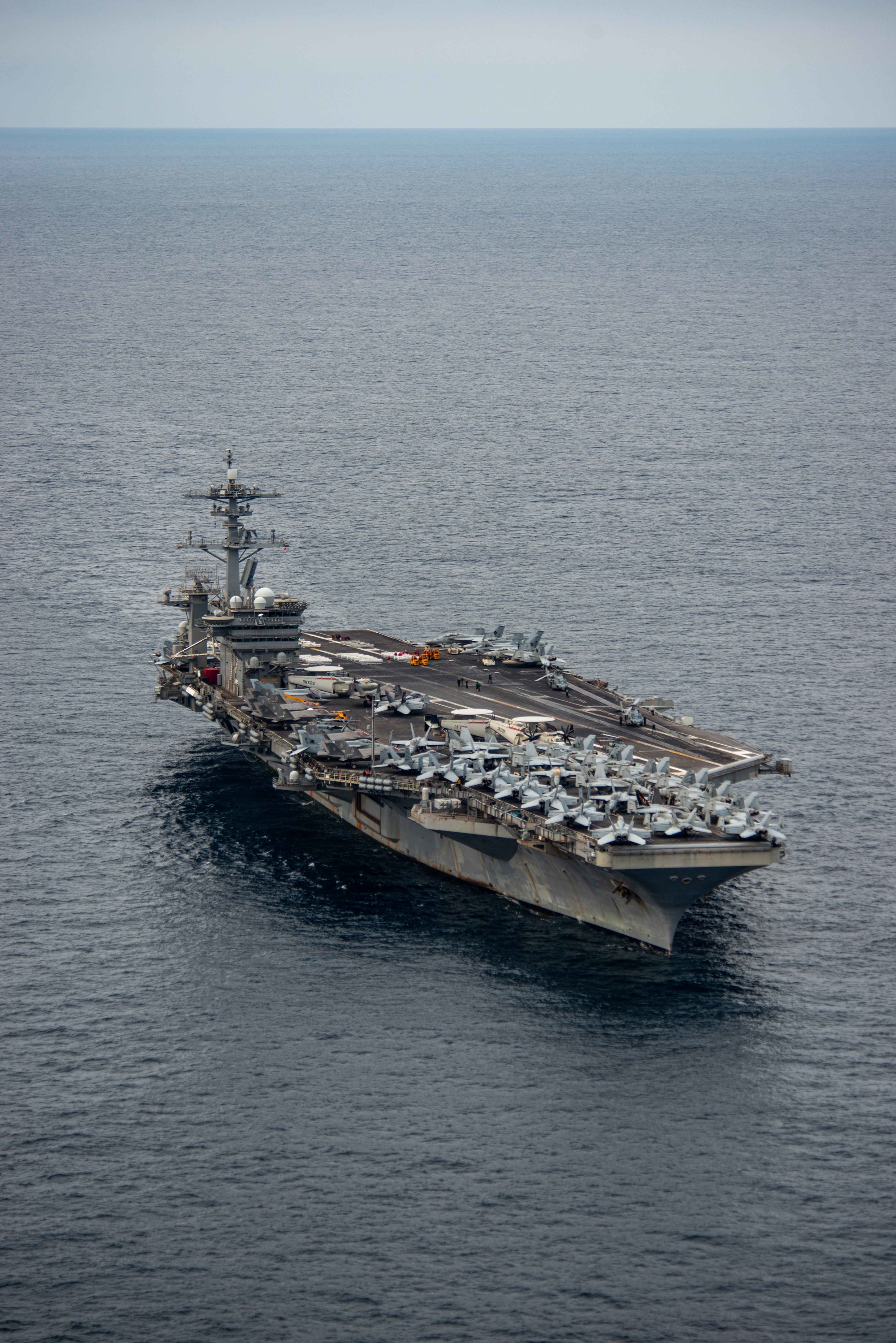 DVIDS - Images - USS Ronald Reagan (CVN-76) Conducts Vertical