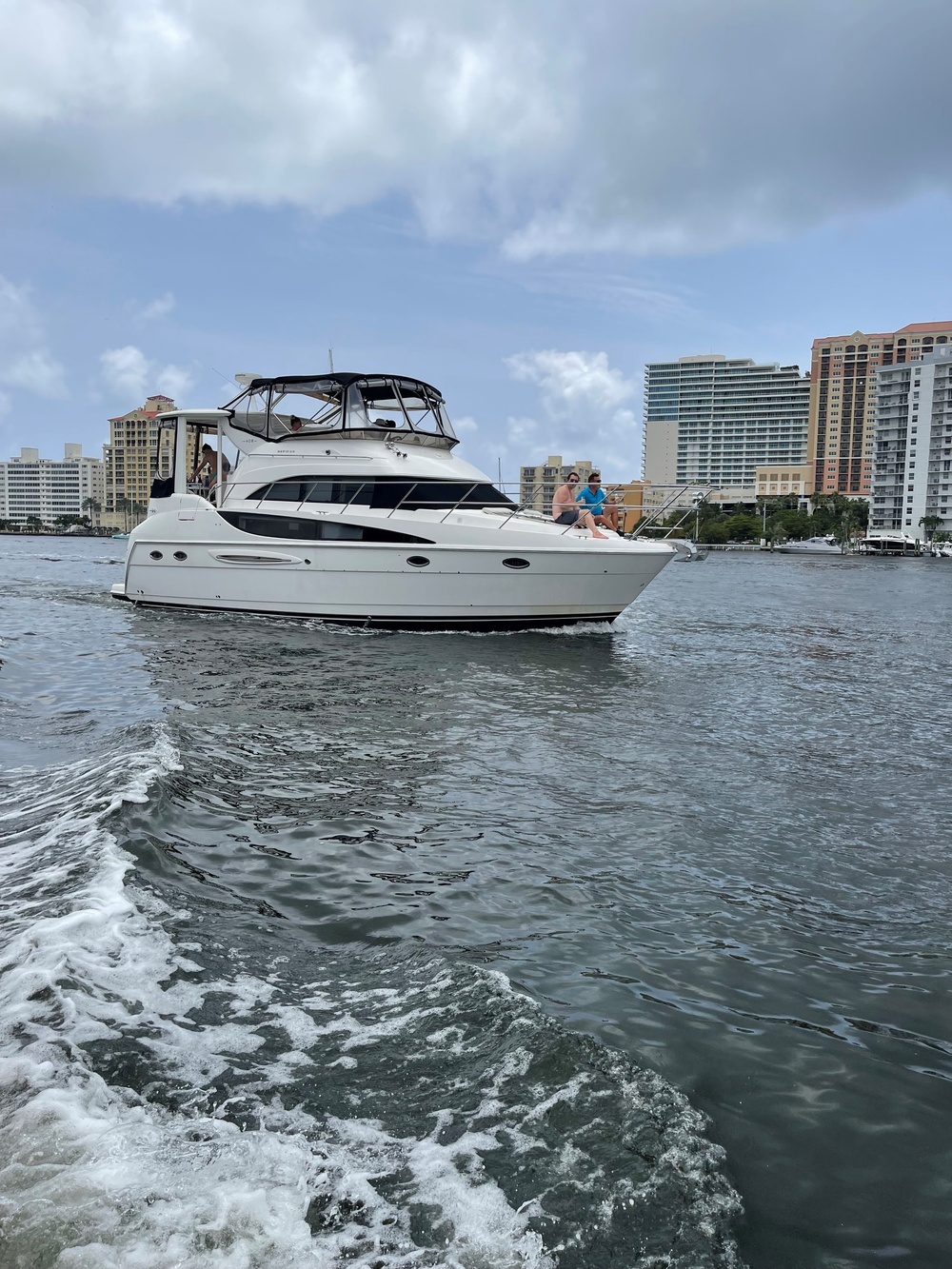 USCG, local law enforcement respond to 1 fatality, 4 illegal passenger for hire operations near Miami