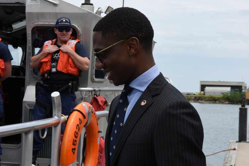 Cleveland Mayor Justin M. Bibb visits U.S. Coast Guard units in Cleveland