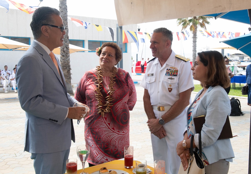 Adm. Burke Visits PE22