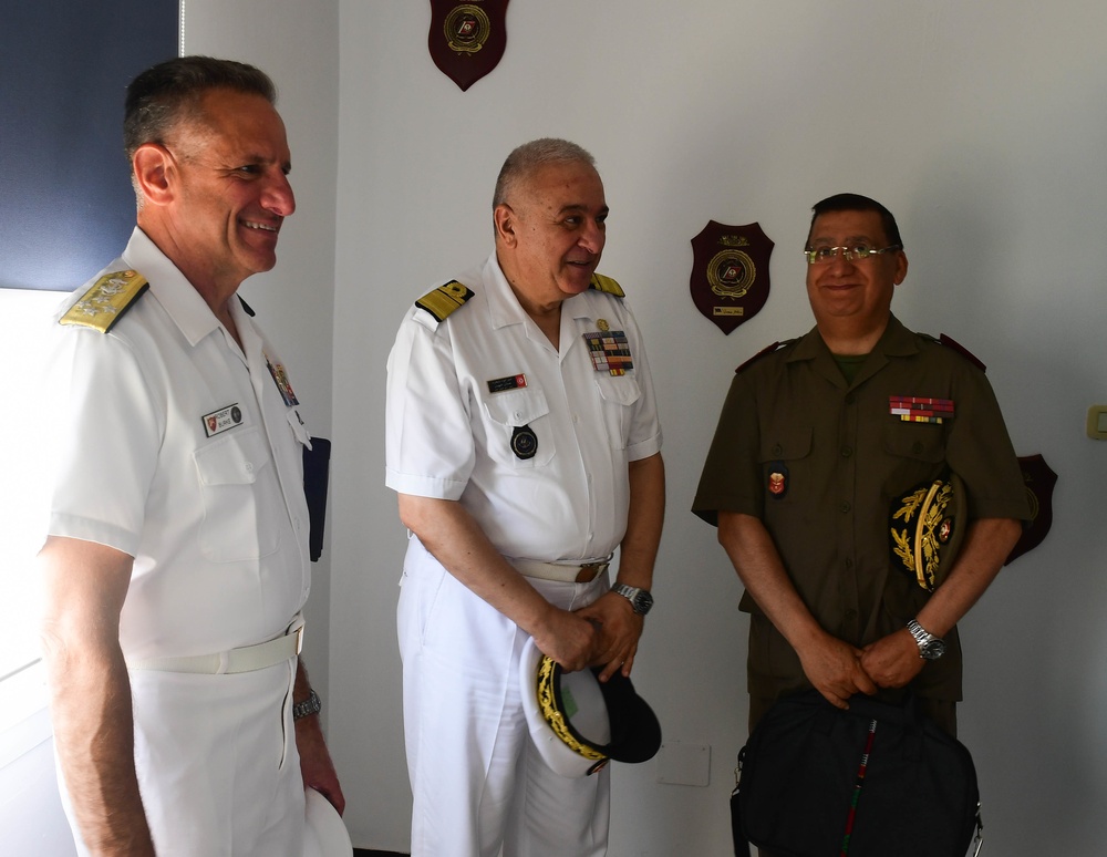 Adm. Burke Visits PE22