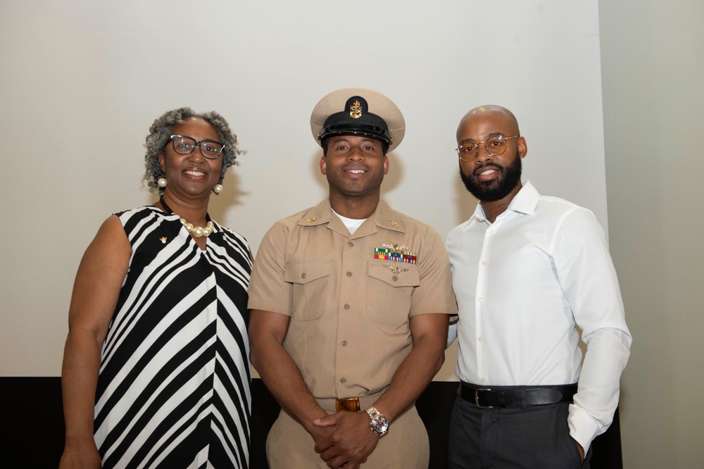 USS Carl Vinson (CVN 70) Holds Pinning Ceremony