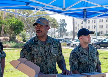 USS Essex Sailors volunteer at Veterans Affairs hospital
