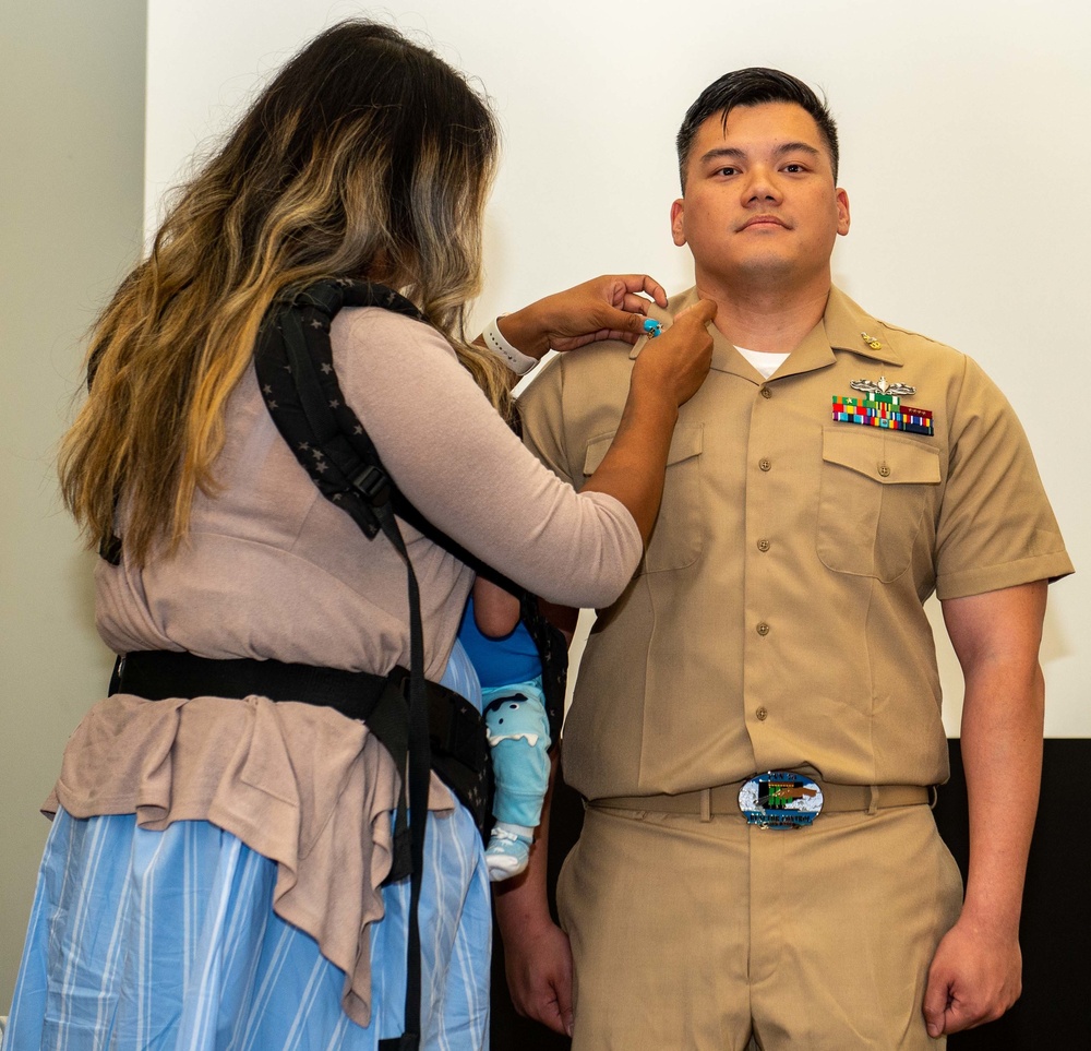 USS Carl Vinson (CVN 70) Holds Pinning Ceremony