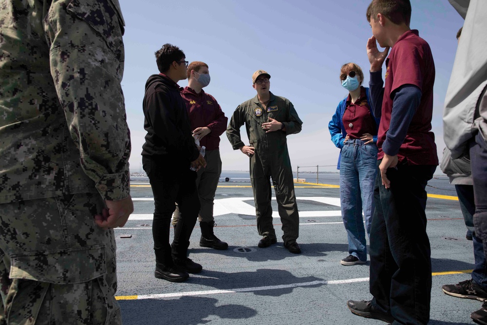 Makin Island Hosts Point Loma JROTC