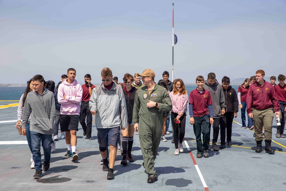 Makin Island Hosts Point Loma JROTC