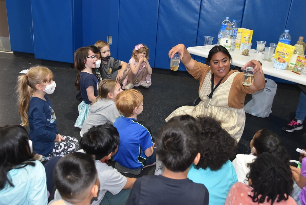 Far East District employees meet future engineers and scientists in STEAM events at Humphreys elementary schools