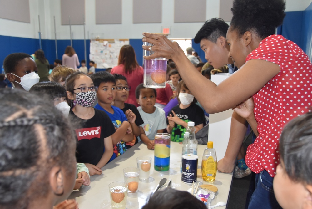 Far East District employees meet future engineers and scientists in STEAM events at Humphreys elementary schools