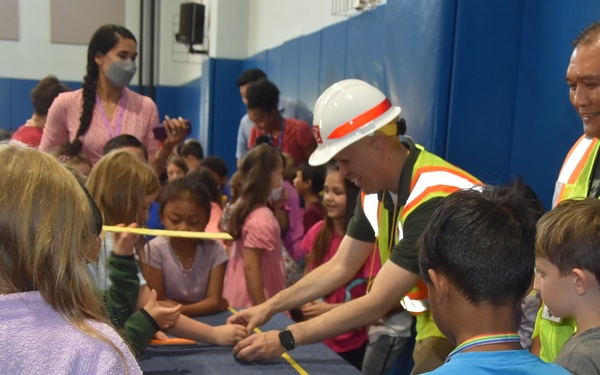 Far East District employees meet future engineers and scientists in STEAM events at Humphreys elementary schools