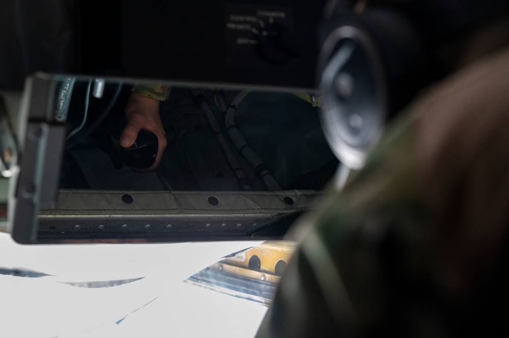 50th EARS refuels fighters