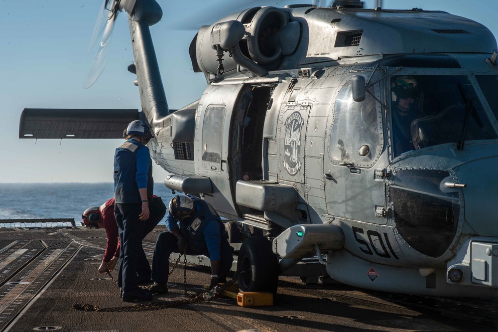 USS Jason Dunham (DDG 109) Conducts Flight Operations