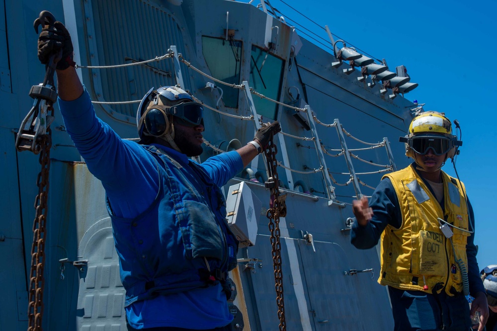 USS Jason Dunham (DDG 109) Conducts Flight Operations