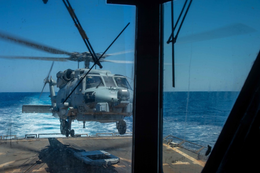 USS Jason Dunham (DDG 109) Conducts Flight Operations