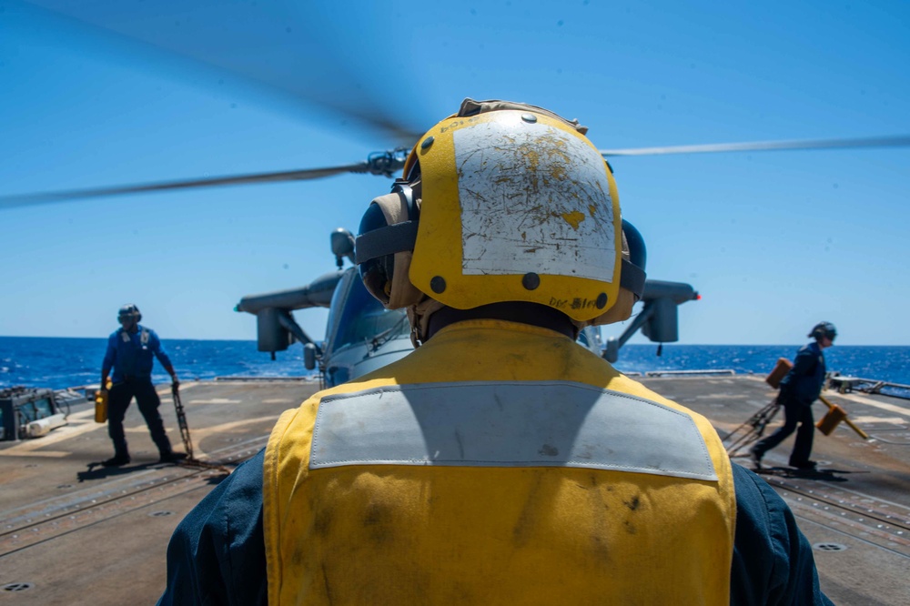 USS Jason Dunham (DDG 109) Conducts Flight Operations