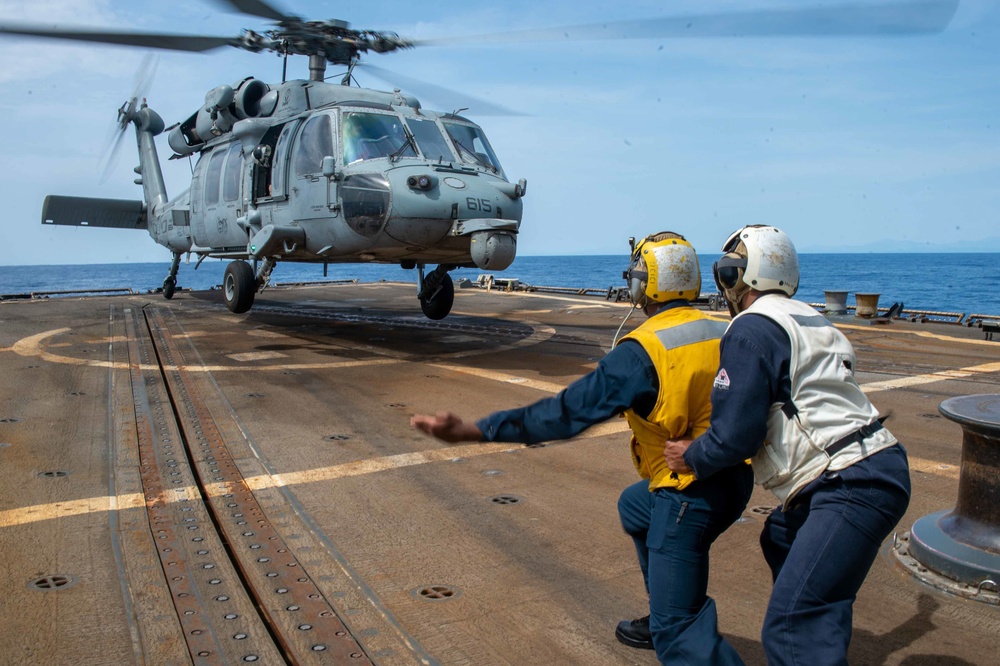 USS Jason Dunham (DDG 109) Conducts Flight Operations