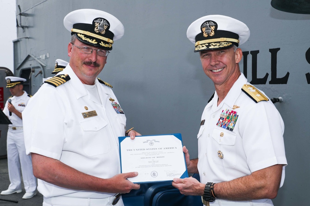 Mobile Bay holds a change of command