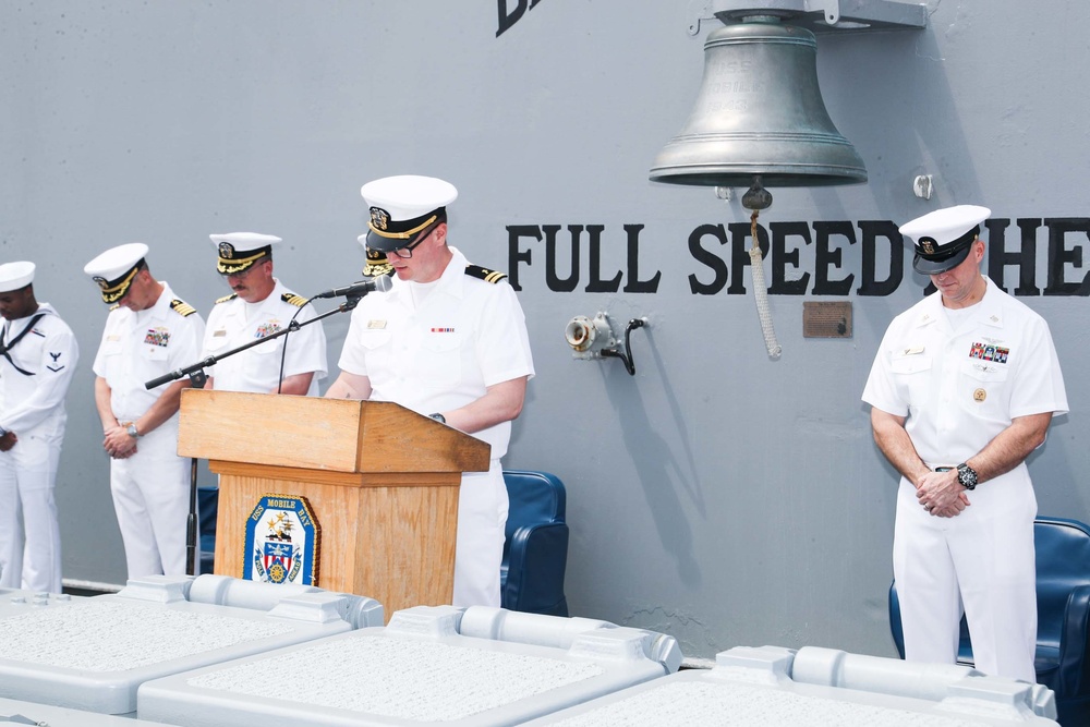 Mobile Bay holds a change of command