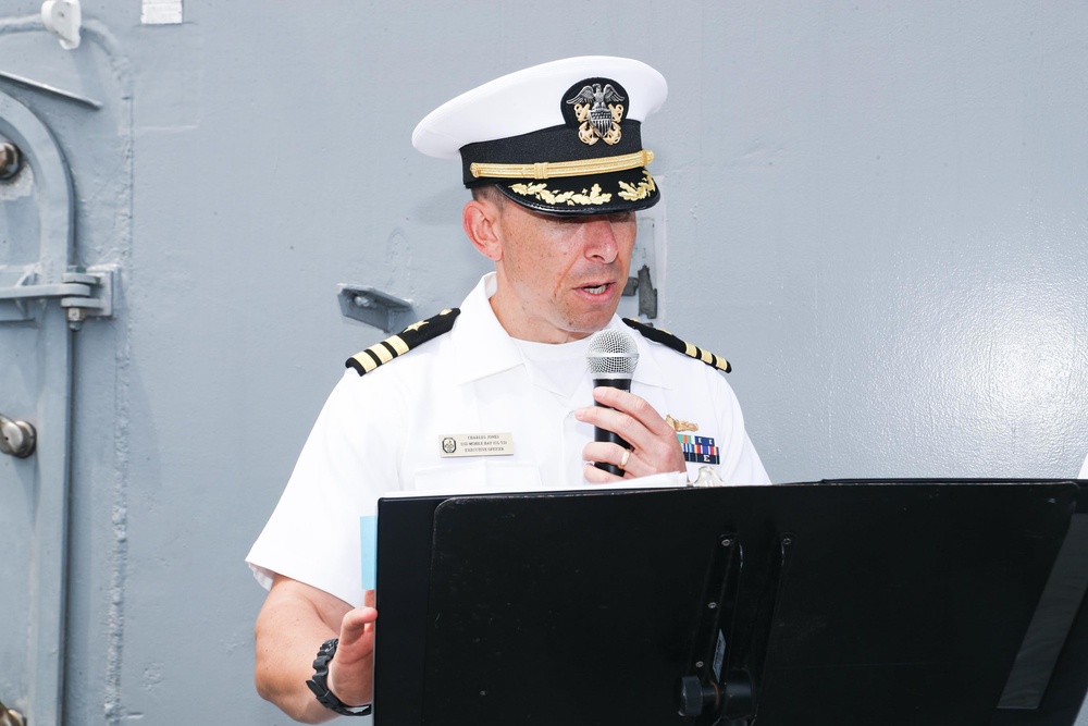 Mobile Bay holds change of command