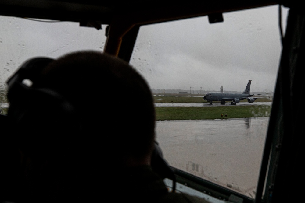 C-5M Super Galaxy refueling