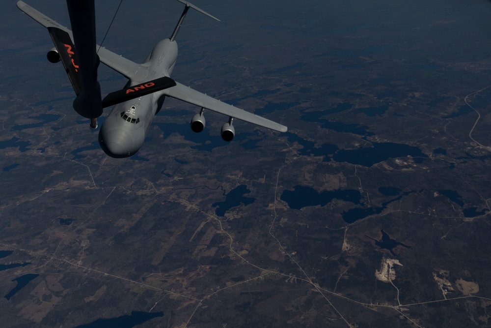 C-5M Super Galaxy refueling