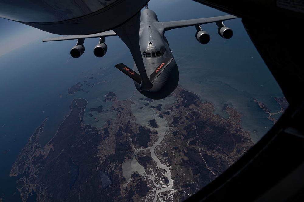 C-5M Super Galaxy refueling