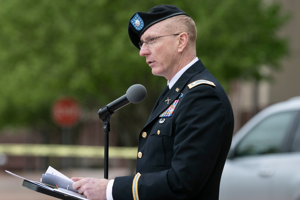 Minnesota Soldiers thank employer during Memorial Day weekend