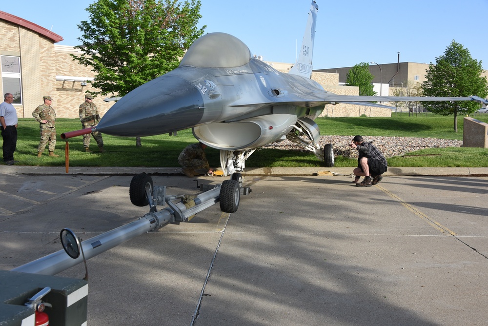 185th FW static F-16 to be painted