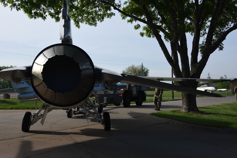 Static display F-16 to the paint booth