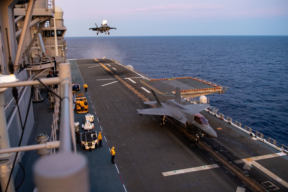 From Dawn to Setting Sun: Green Knights conduct flight operations at sea