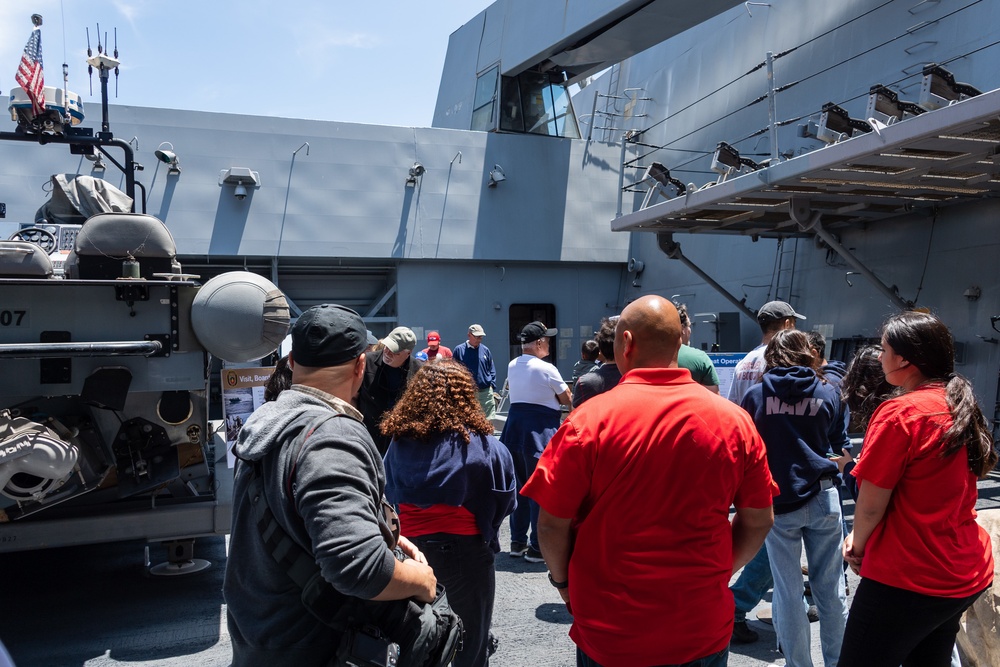 USS Portland (LPD 27) Hosts Public Tours at LA Fleet Week