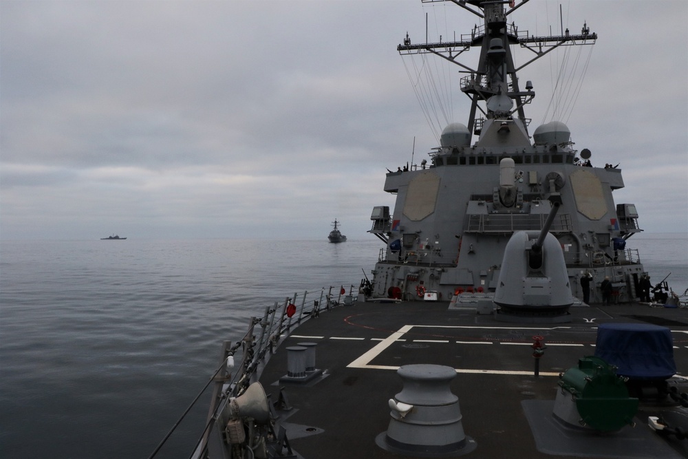 USS Paul Hamilton Conducts Joint Operations with USS Princeton (CG 59) and USS Wayne E. Meyer (DDG 108)