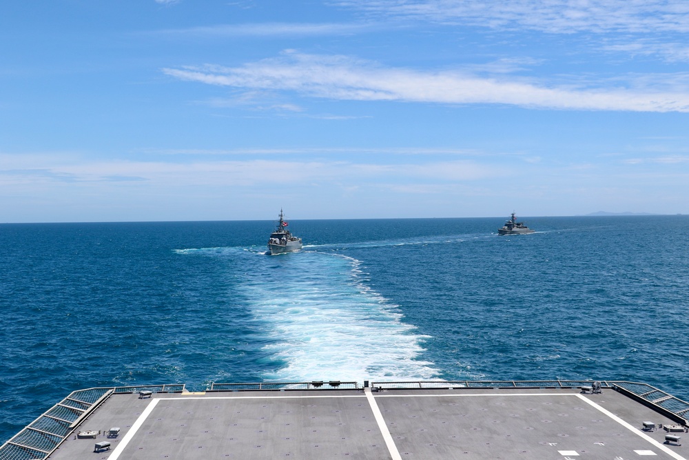 DVIDS - Images - USS Jackson, HTMS Kraburi and HTMS Bangpakong sail ...